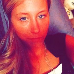 Meet your Posher, Hope