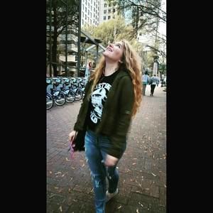 Meet your Posher, Hannah