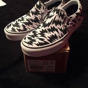 BRAND NEW-vans