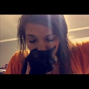 Meet your Posher, Chloe