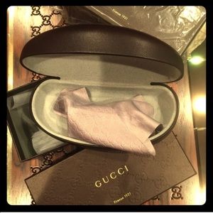 GUCCI sunglasses case, cloth & box new🕶