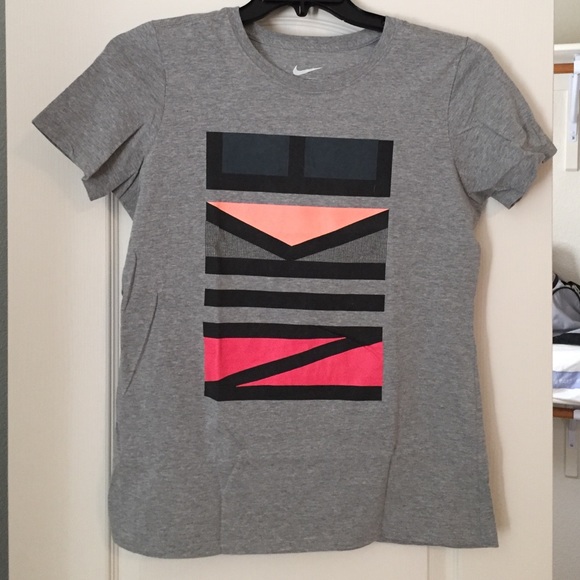 Women's Nike Tshirt