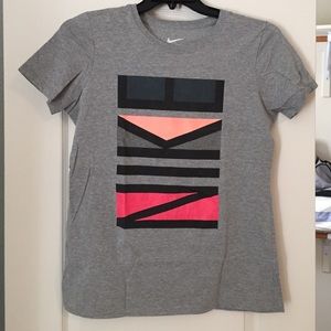 Women's Nike Tshirt