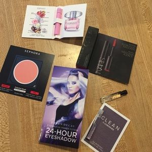 Makeup sample bundle 💕