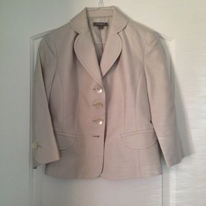 Ann Taylor oatmeal blazer. 3/4 sleeves