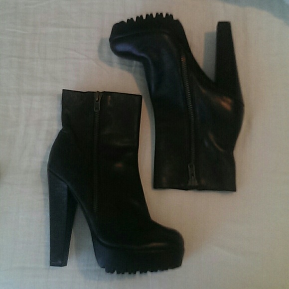 Black sz10 William Rast double zip platform boots