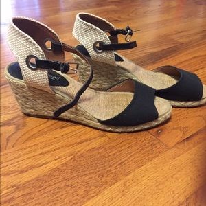 Wedge sandals