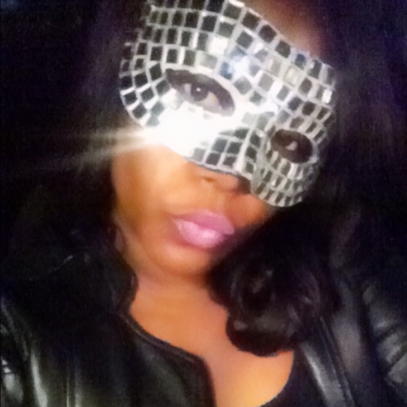 Meet your Posher, Renita