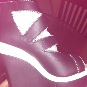 Meet your Posher, Shakeba