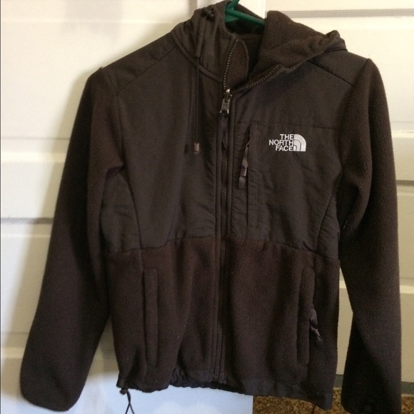 Size small brown north face
