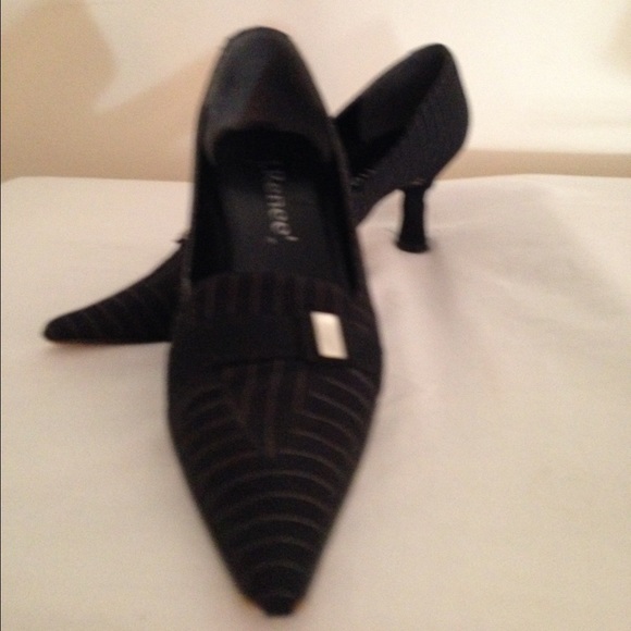 J.Renee black pinstripe high heels - Picture 3 of 4