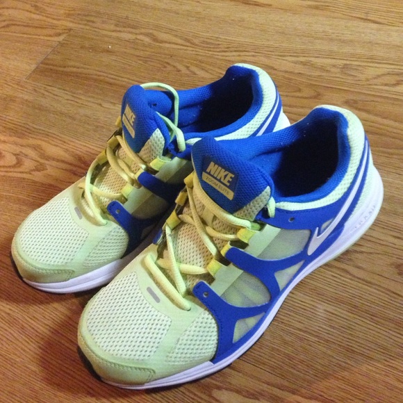 Nike Shoes - Nike fitsole nice running shoes