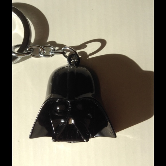 Star Wars Darth Vader Black Keychain - Picture 2 of 3