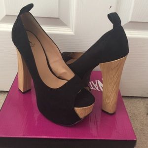 Never Worn Black platform heels