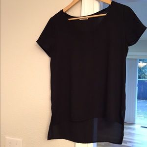 Black hi/lo short sleeve shirt