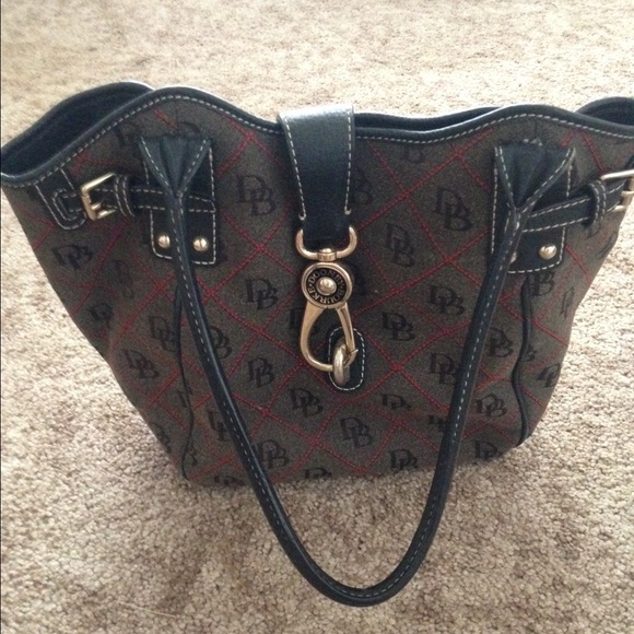 Dooney & Bourke Handbags - Dooney Bourke shoulder bag