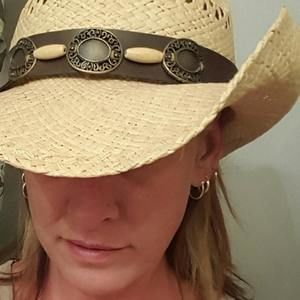 Meet your Posher, Stacy