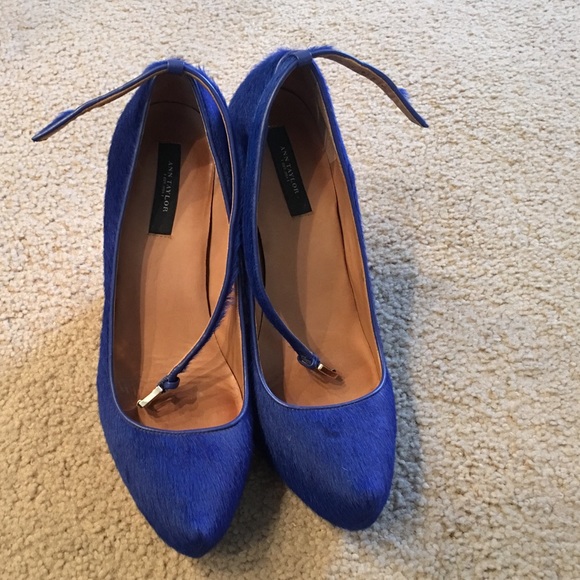 Ann Taylor royal blue furry platform shoe