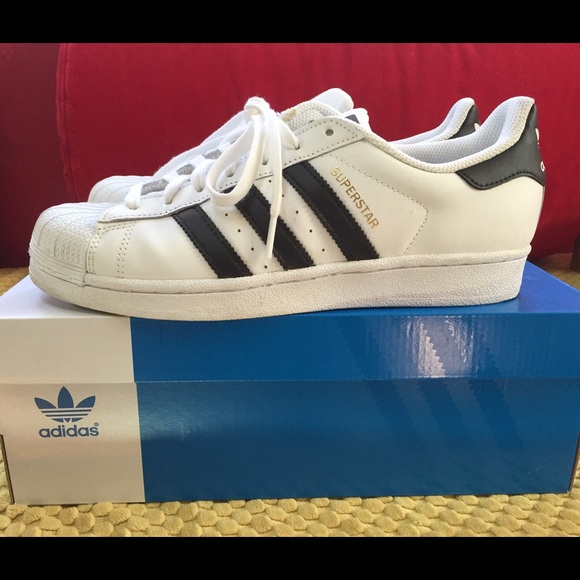 ADIDAS SUPERSTARS // 8 (fit like an 8.5 ☄❕