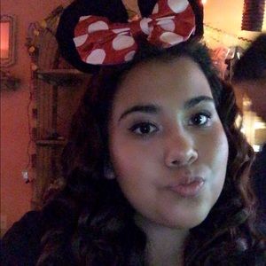 Meet your Posher, Laurel