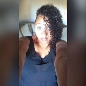 Meet your Posher, Janelle