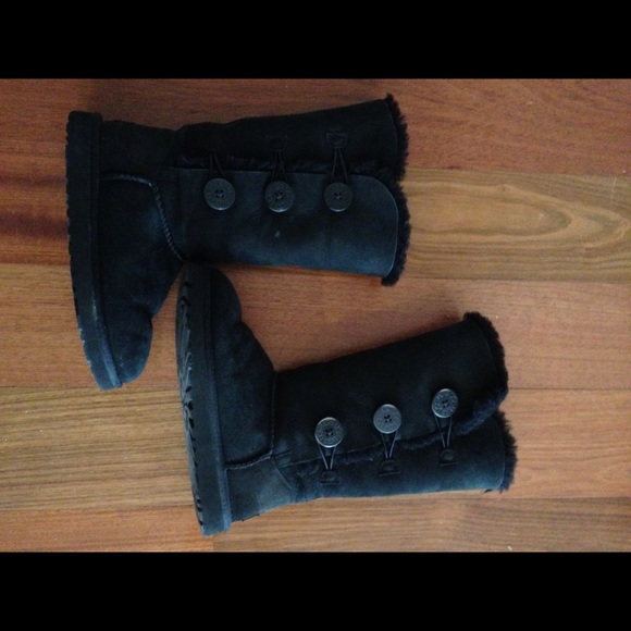 UGG Bailey Button Triplet Boot
