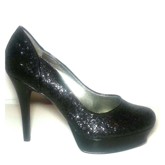 Guess platform pumps NWOT