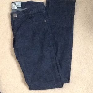 Jolt stretch jeans skinny with a slight boot cut