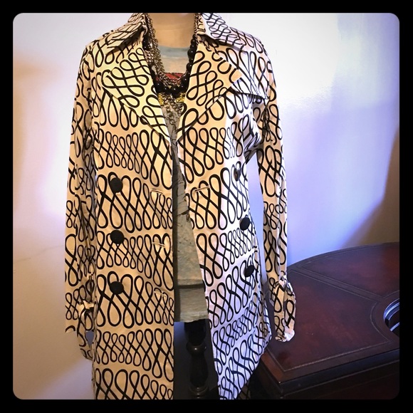 Bone & Black Trench - Picture 2 of 4