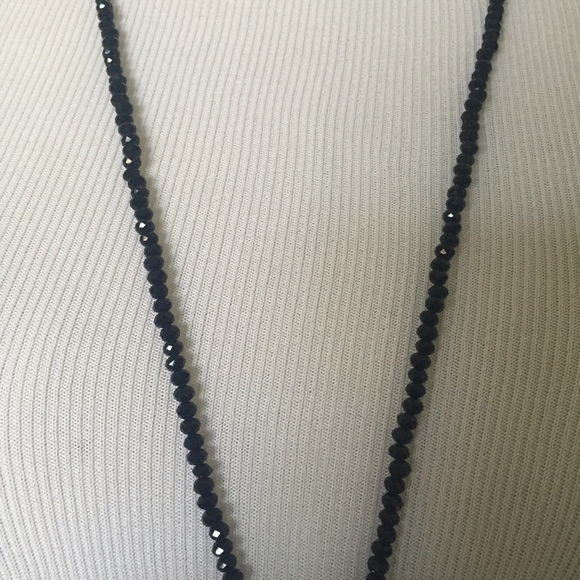 Black crystal bead and agate tassel necklace - Picture 4 of 4