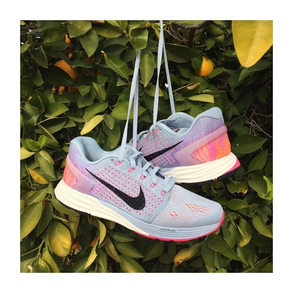 Nike Shoes - Women Nike Lunarglide