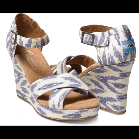 Toms purple&white wedges