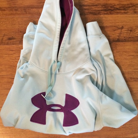 Under Armour Tops - Under Armour Sweatshirt