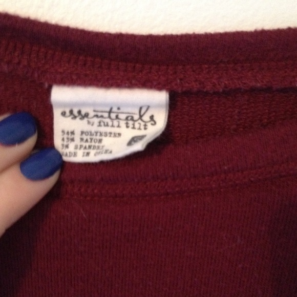 Maroon off the shoulder sweater - Picture 2 of 3