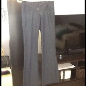 Grayish-blue pinstripe trousers!👜
