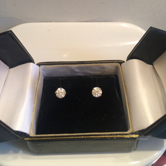Real diamond studs