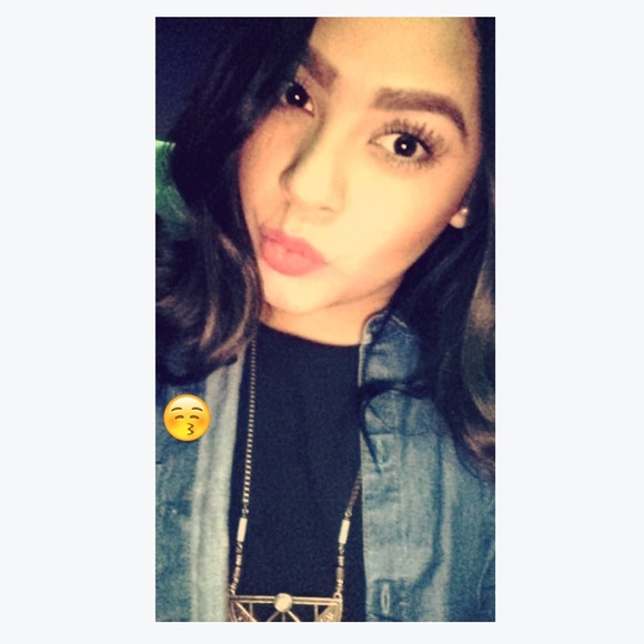 Meet your Posher, Anel