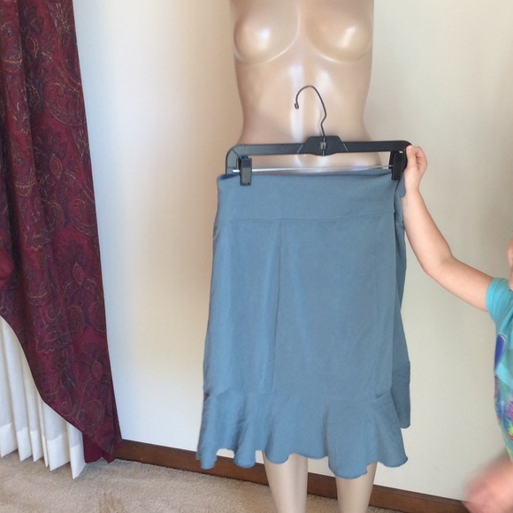 Athletica  large skirt