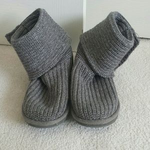 Gray Knit Uggs