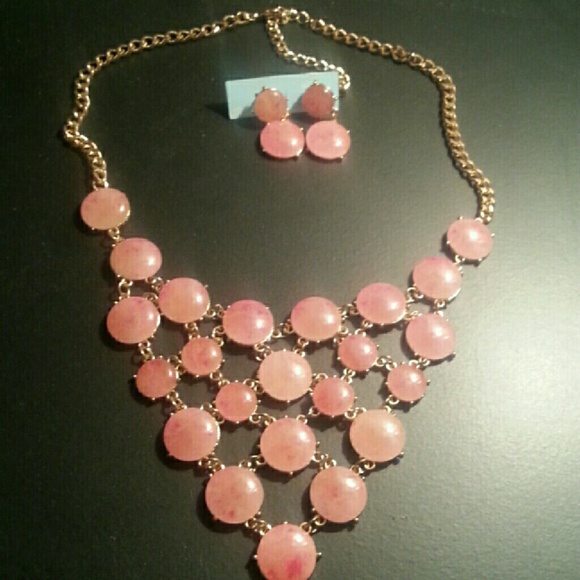 Necklace and earrings - Picture 3 of 3