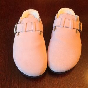 White Mountain Clogs