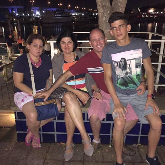 Meet your Posher, Javier - Picture 1 of 1