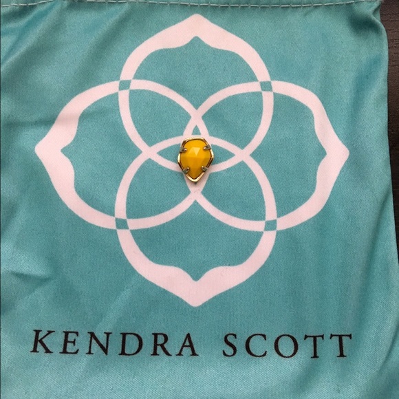 Kendra Scott charm!(: