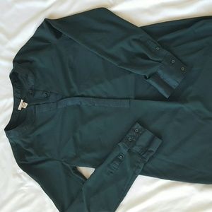Merona Tops - Emerald green tunic with satin trim. Merona Tops - Emerald green tunic with satin trim.