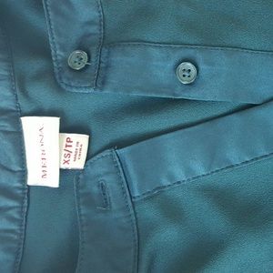 Merona Tops - Emerald green tunic with satin trim. Merona Tops - Emerald green tunic with satin trim.