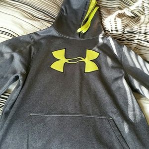 Under Armour Pull over hoodie. Size L