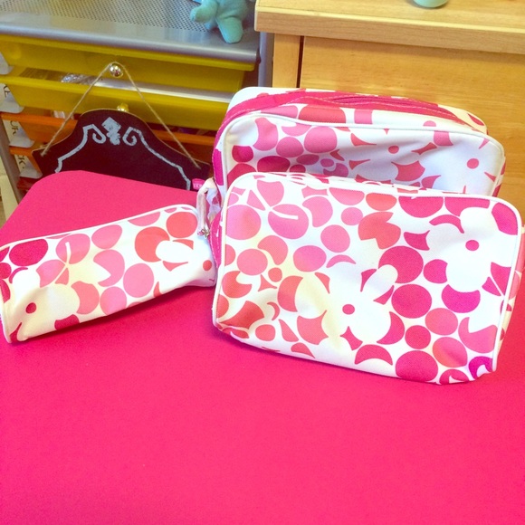 NWOT Clinique 3 piece travel set