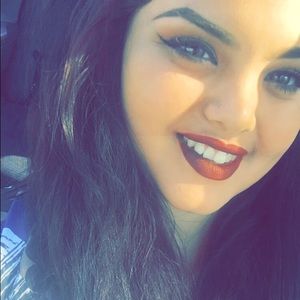 Meet your Posher, Alexus