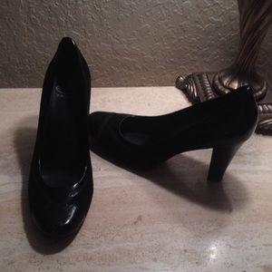 Black leather and suede heels