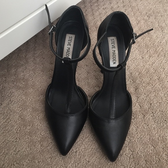 Steve Madden pointy pumps